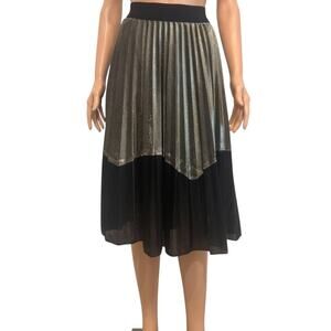 Studio West Apparel large metallic gold pleated skirt SK2 3326